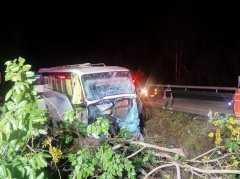 泰國一載中國游客大巴車
