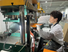 傳統家裝業務受到樓市低